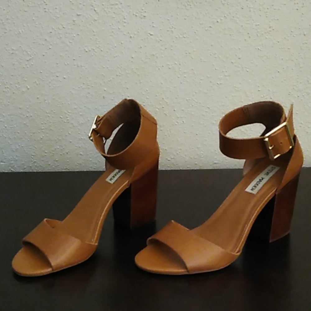 *Donating soon**Steve Madden block heels